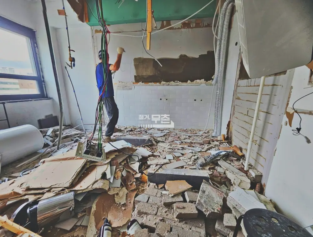 성북구 40평 필라테스샵 원상복구 철거 현장